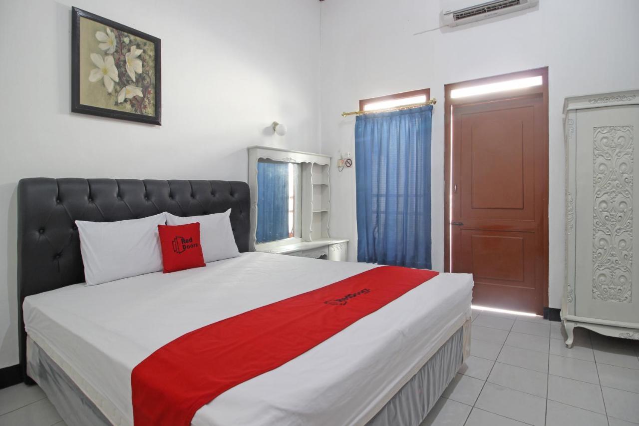 Reddoorz Plus @ Taman Siswa 3 Yogyakarta Extérieur photo