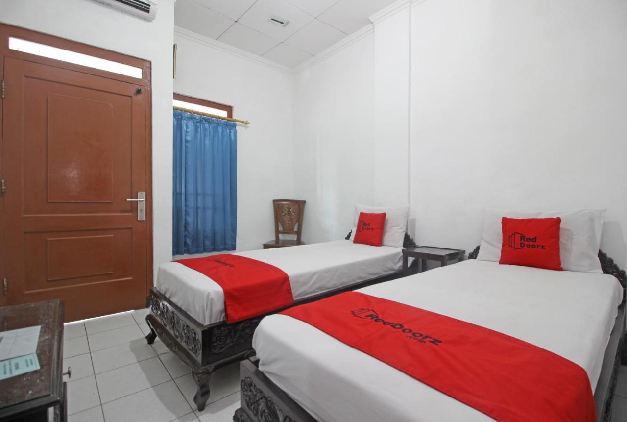 Reddoorz Plus @ Taman Siswa 3 Yogyakarta Extérieur photo