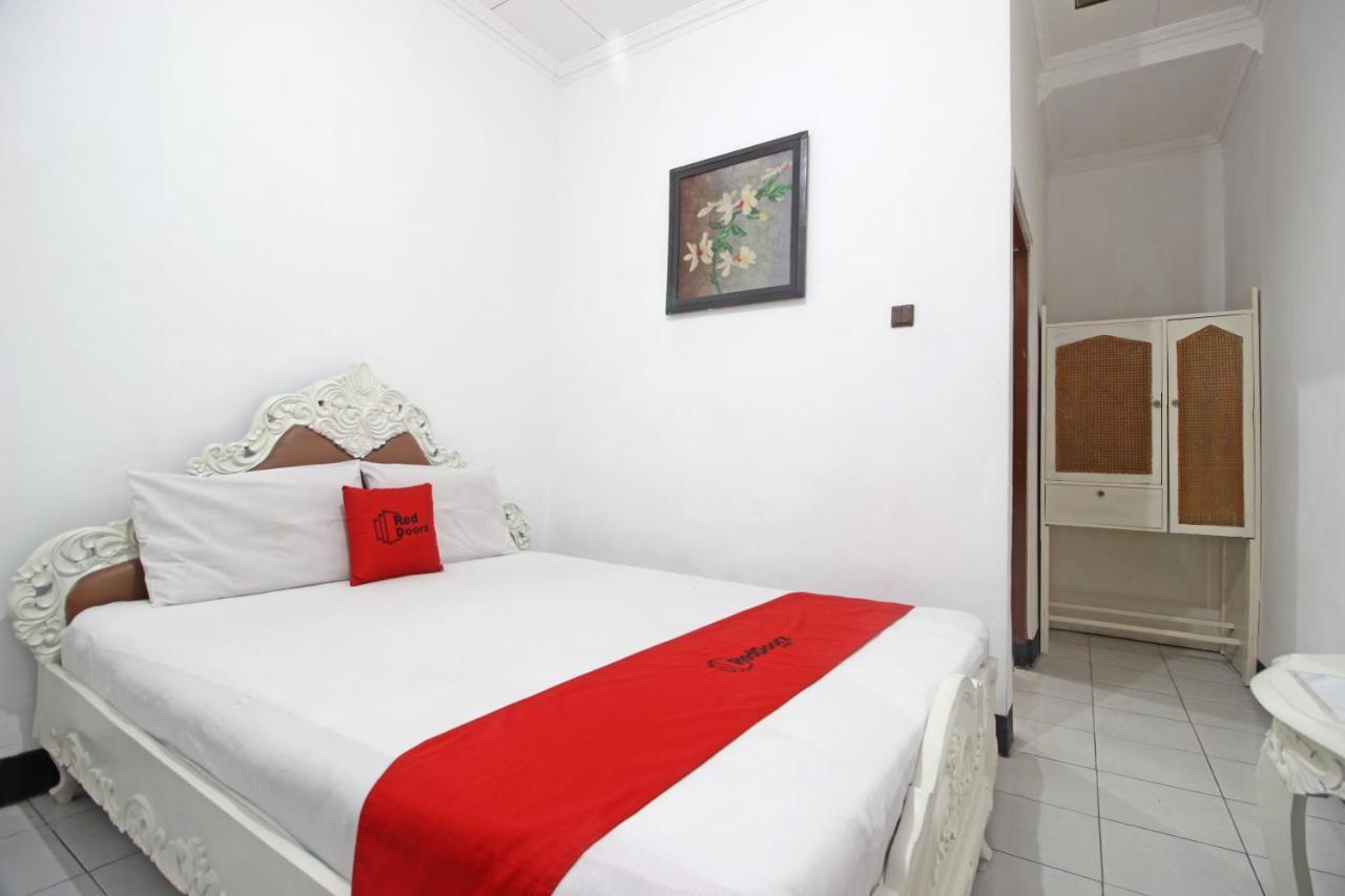 Reddoorz Plus @ Taman Siswa 3 Yogyakarta Extérieur photo